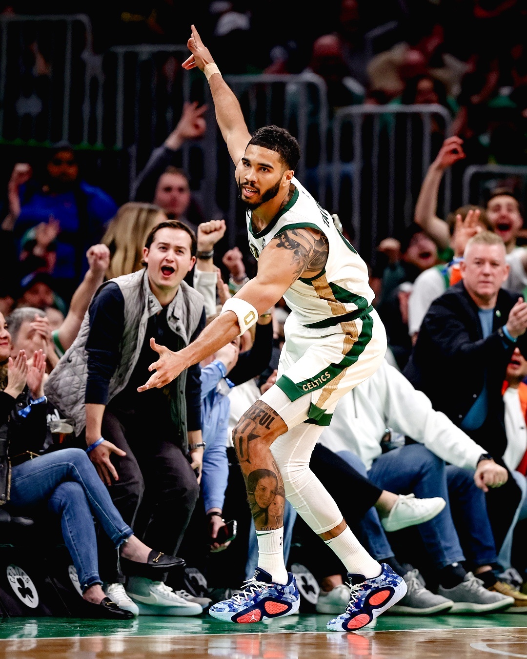 杏彩体育-凯尔特人队防守效率提升，连胜势头不减的简单介绍