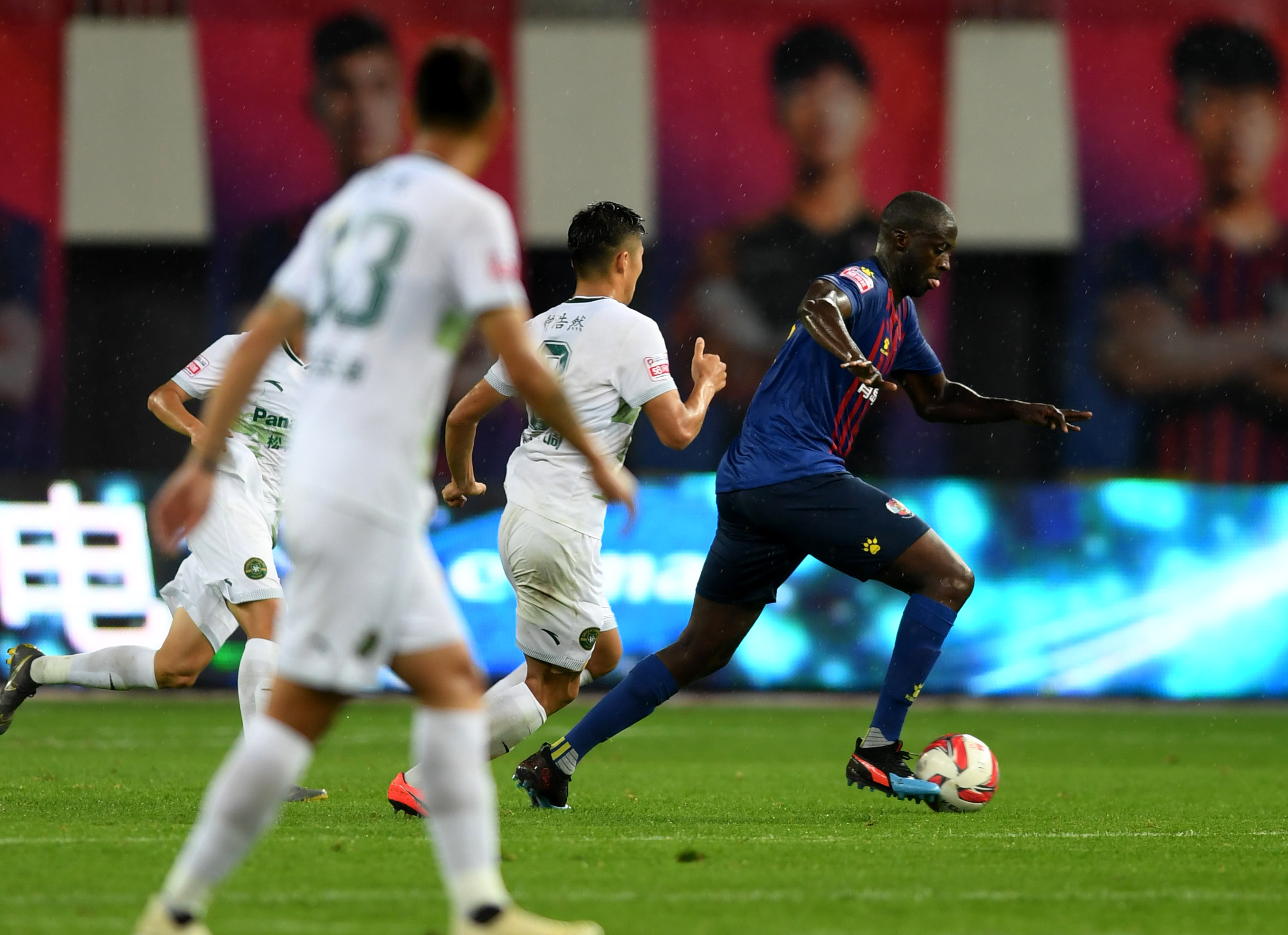 关于青岛黄海对阵广州富力,全队势头正猛争夺胜利的信息 关于青岛黄海对阵广州富力,全队势头正猛争夺胜利的信息