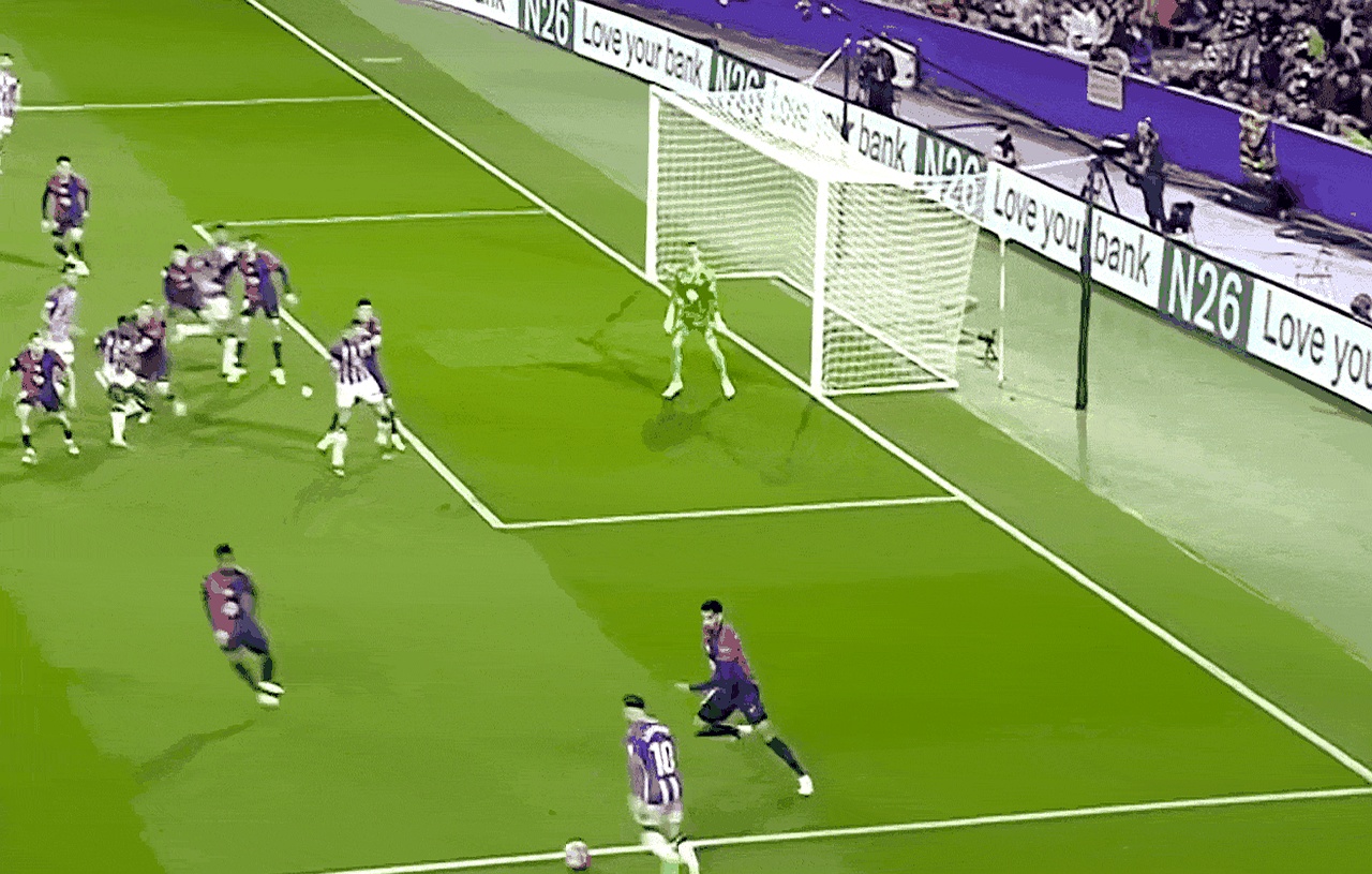 巴塞罗那客场逆转，球员互相鼓励