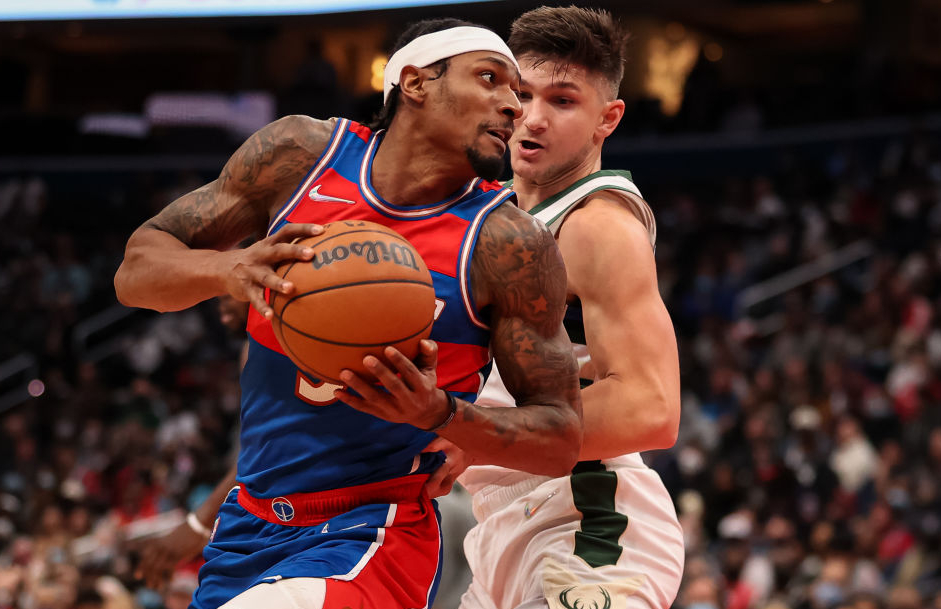 包含猛龙惊险战胜公牛，哈雷尔砍下全场最高分的词条