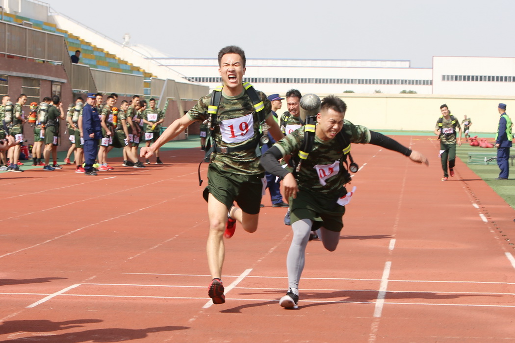 队伍铁军奋勇拼搏推进前行获胜果的简单介绍