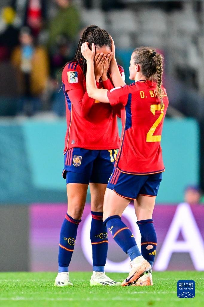 包含西班牙篮球队成功晋级半决赛，表现稳定获得好评的词条