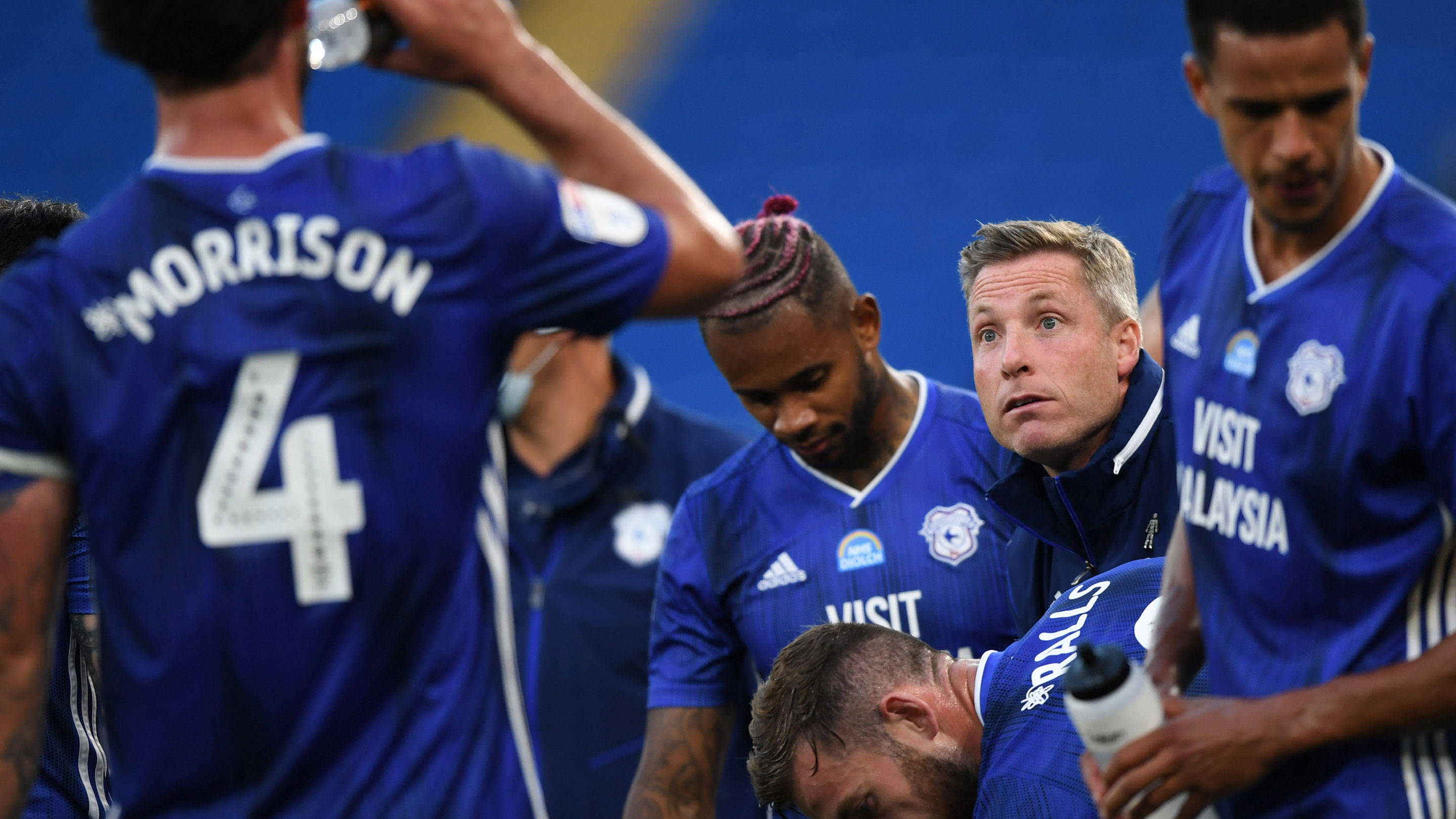 杏彩体育中国官网-伯恩利惨遭击败，遭遇连胜尴尬的简单介绍