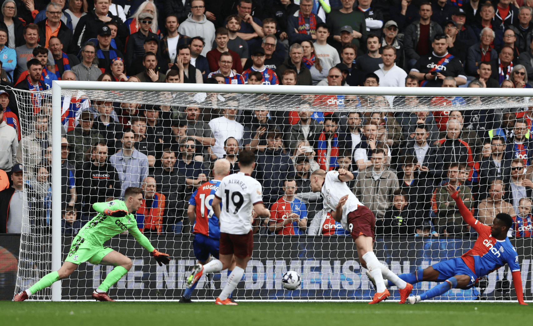 曼城击溃尤文图斯，英超劲旅继续崭露头角