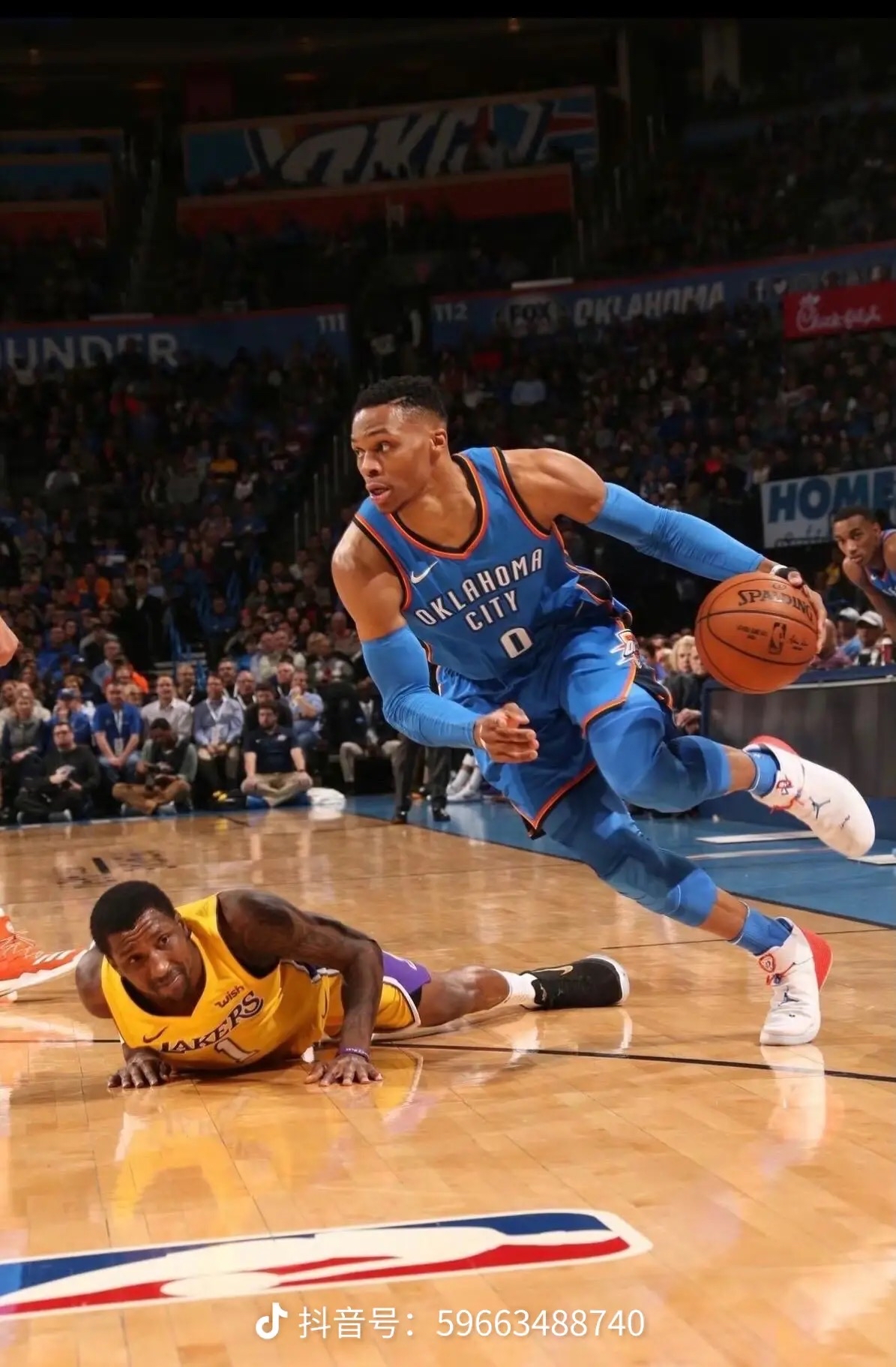 雷霆不敌掘金,维斯布鲁克背施法被扫 雷霆不敌掘金,维斯布鲁克背施法被扫