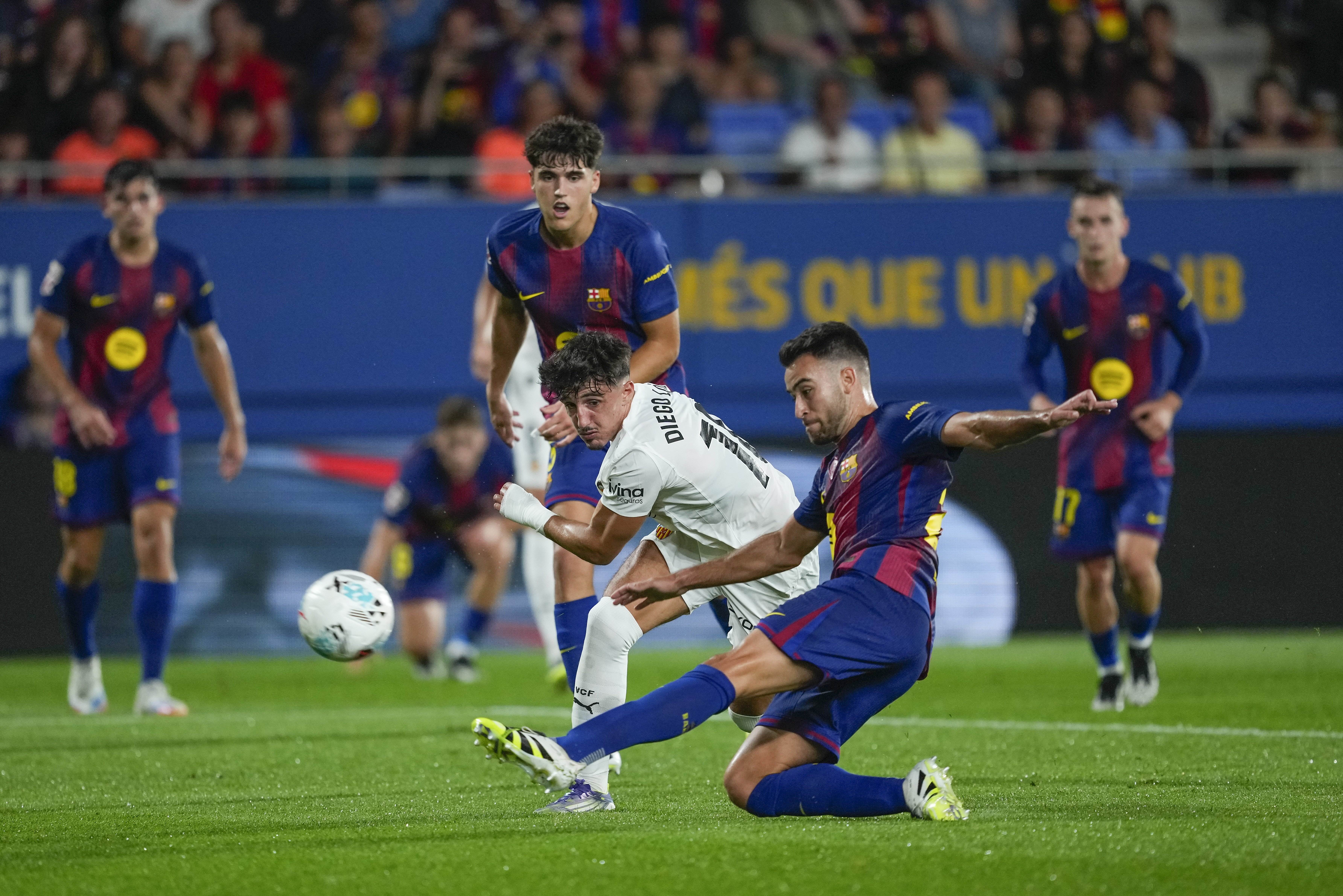 杏彩体育地址-巴萨主场作战面临瓦伦西亚的考验