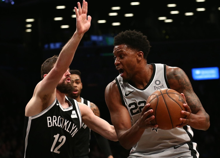 杏彩体育地址-包含熊队主场失利马刺，实力尚需提升的词条