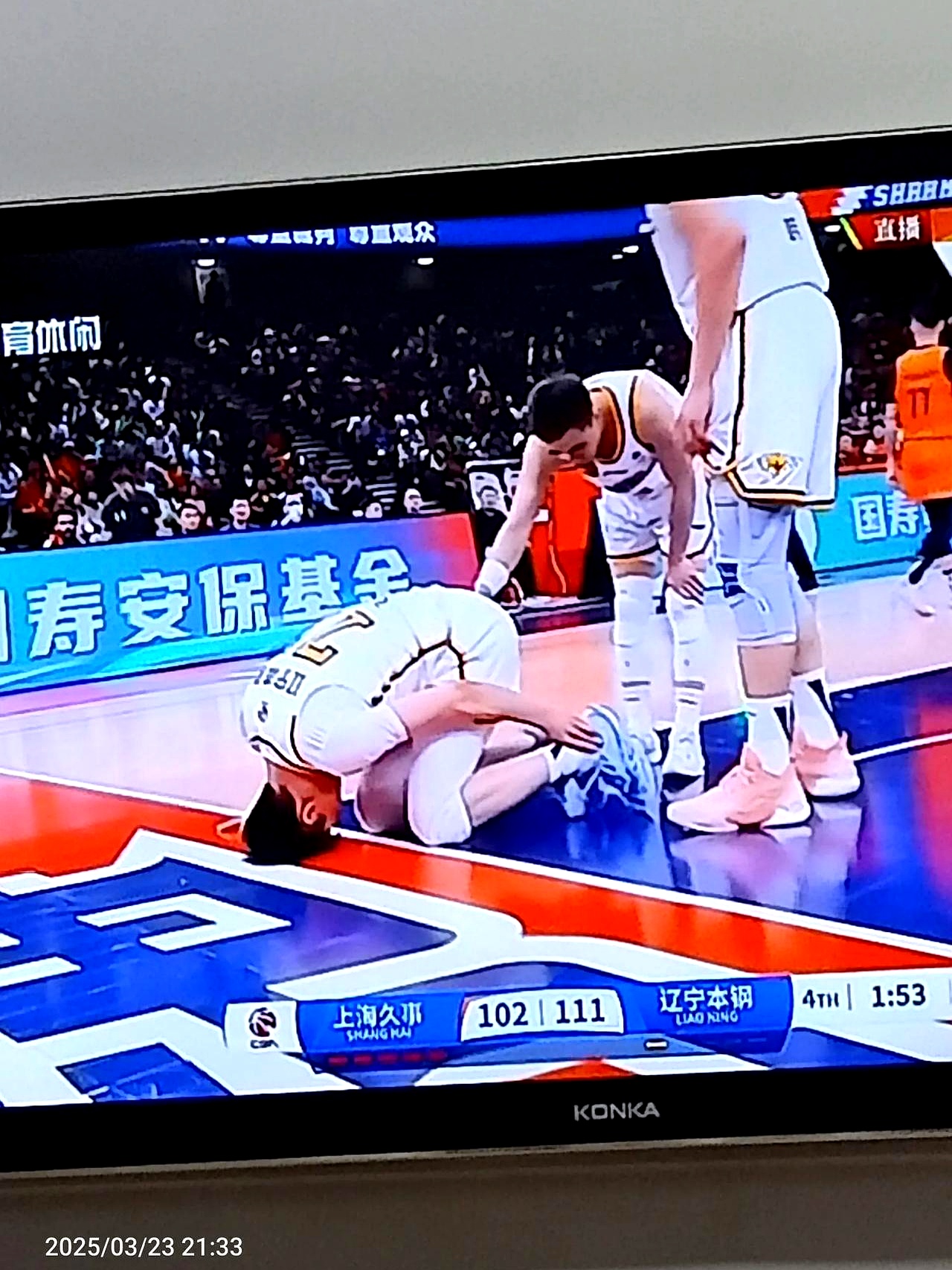 队员情绪失控,导致比赛失利 队员情绪失控,导致比赛失利