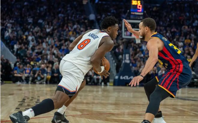 勇士主场击败尼克斯,士气高涨 勇士主场击败尼克斯,士气高涨