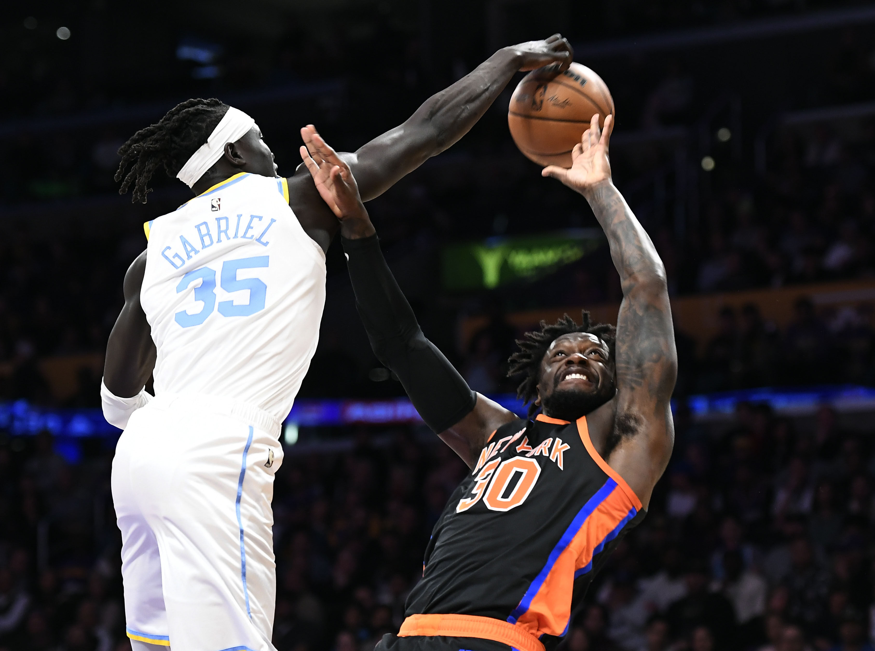 杏彩体育网页版登录入口-光芒四射！湖人大胜尼克斯