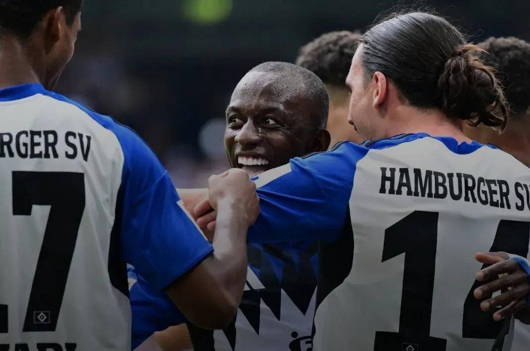 包含法兰克福小胜法兰克福尽显实力的词条