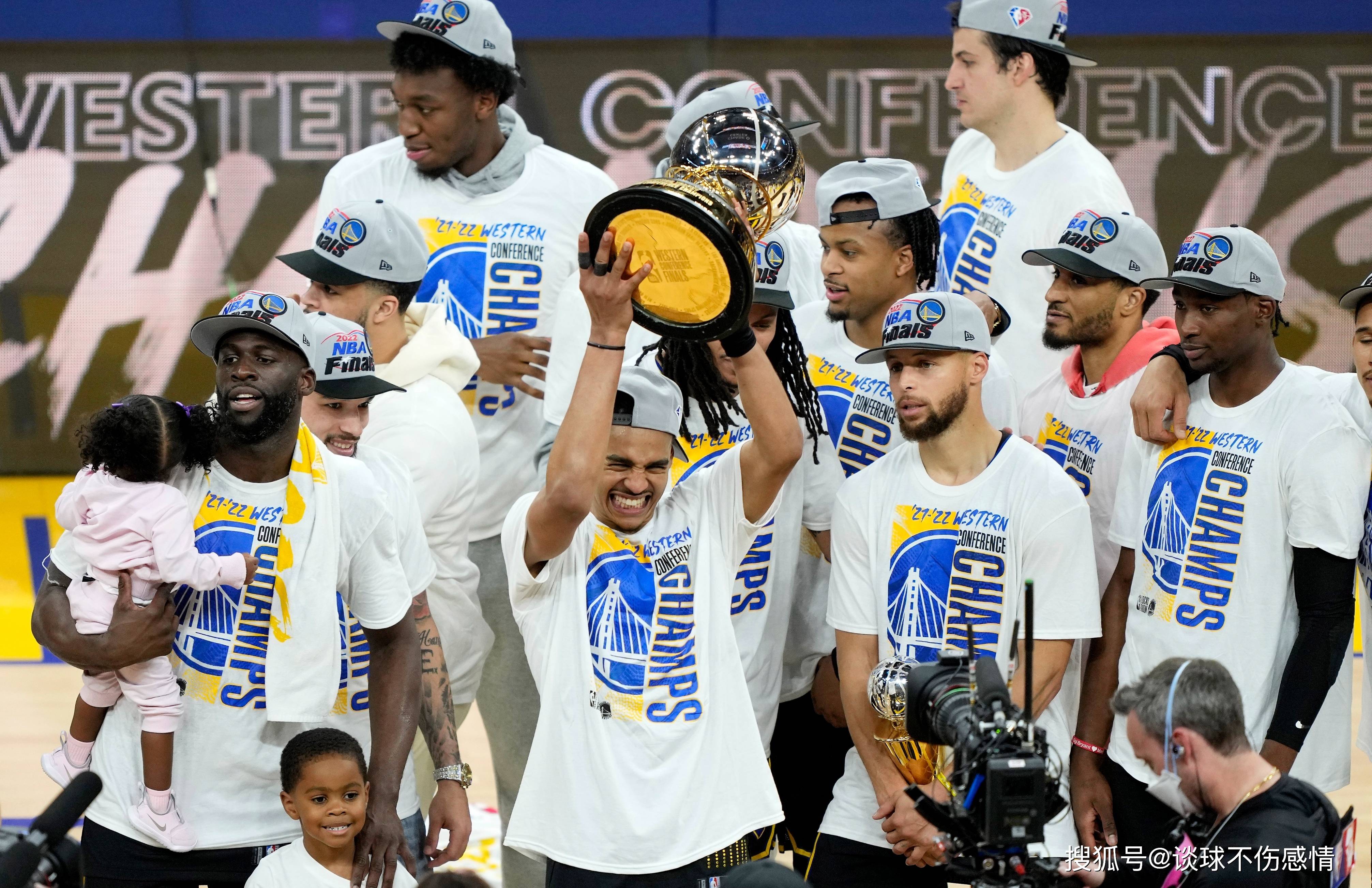 勇士队再次卫冕美职篮球冠军，霸气归来的简单介绍