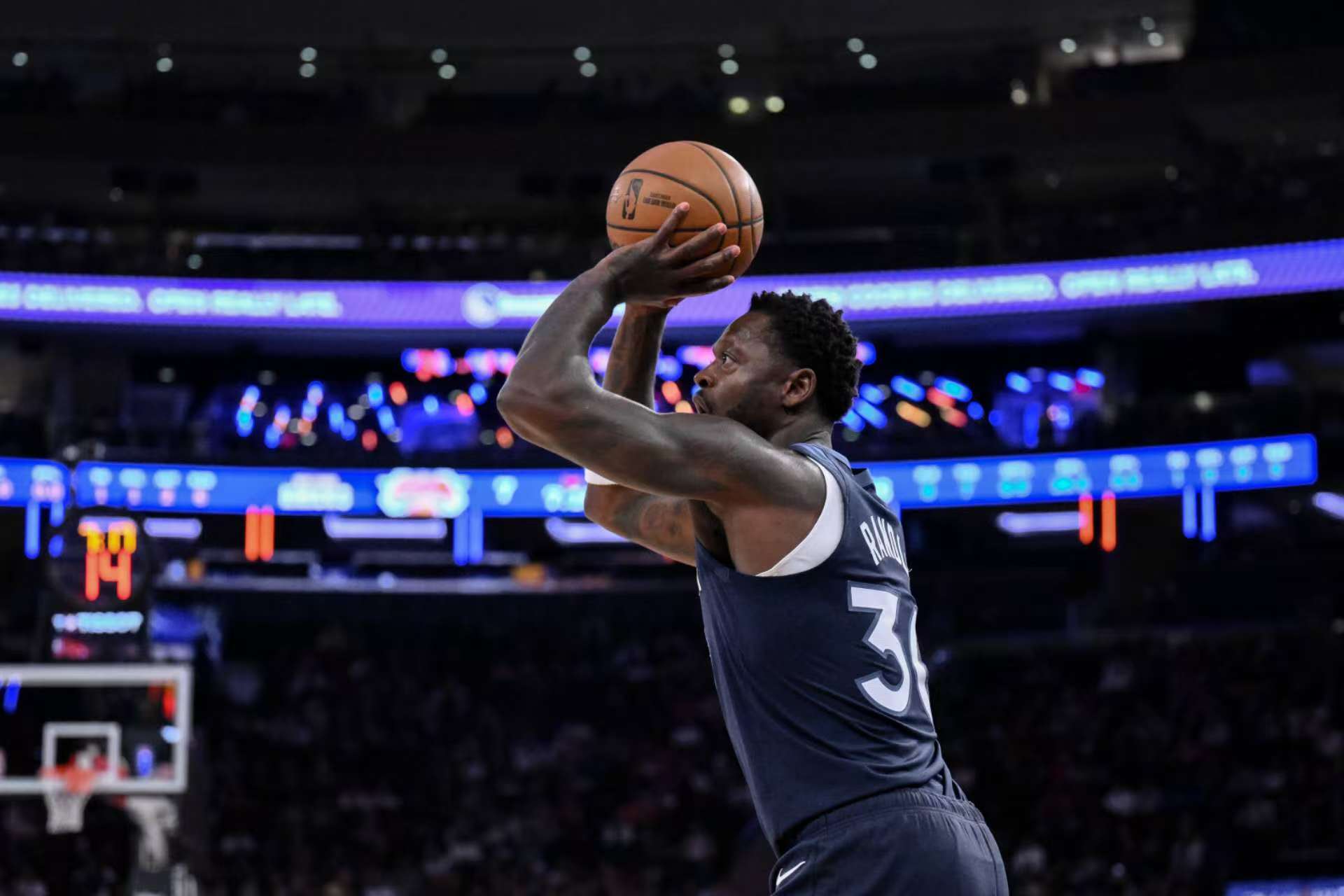 罗斯砍下生涯新高，森林狼大胜湖人