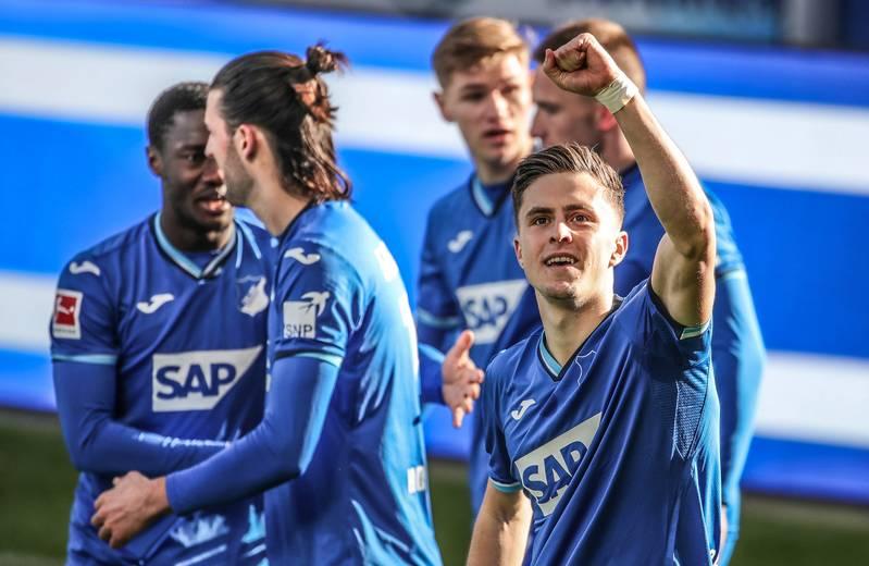 杏彩体育链接-包含不莱梅主场击败霍芬海姆，将积分拉开差距的词条