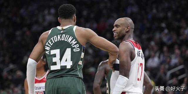 雄鹿客场告捷,米德尔顿砍下+ 雄鹿客场告捷,米德尔顿砍下+